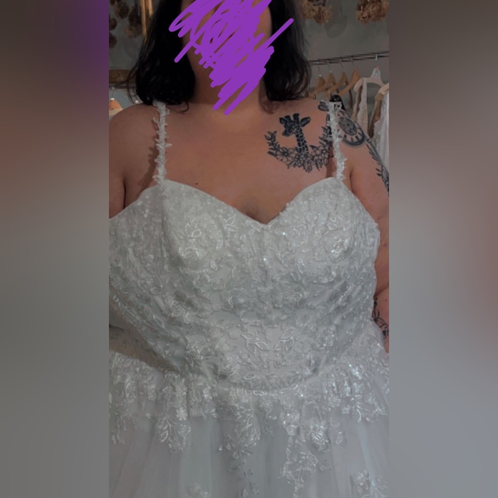 PLUS SIZE WEDDING DRESS - Picture 6 of 7